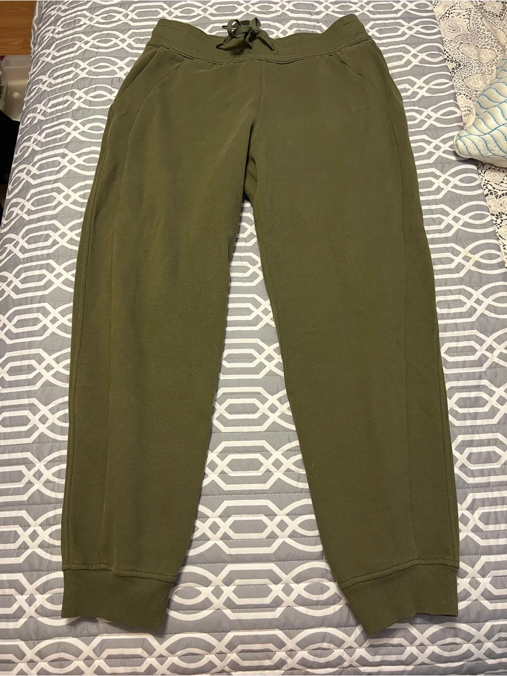 Lululemon Scuba Joggers 28 inch inseam